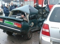 В столкновении ВАЗа и джипа в Воронеже пострадала автоледи