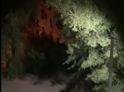 «Стреляли,теперь у них сходка»: недетские игры устроили подростки под окнами воронежцев