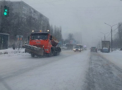 Специальные реагенты пустили на борьбу с гололедом на дорогах Воронежа