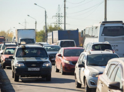 Повышение утильсбора не вызовет подорожания российских легковушек, заявил министр промышленности и торговли Антон Алиханов 