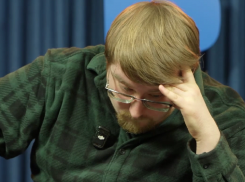 «Да пошла ты»: ссора влюбленных из-за подарков попала на видео в Воронеже 