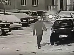 Появилось видео с человеком, возможно причастным к убийству учительницы в Воронеже