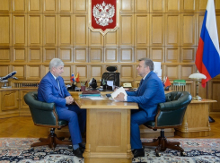 Губернатор Александр Гусев поручил префекту Кателкину срочно отремонтировать школу в Каменке