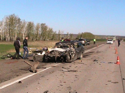 ДТП в Тамбовской области с пятью погибшими воронежцами: водитель уснул и столкнулся с «Камазом»