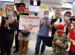 Воронежцы душевно встретили Ангелину Мельникову, вернувшуюся с Олимпийских игр в Токио 