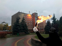 В Воронеже взяли с поличным поджигателей районной администрации