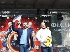 Толстяки из Comedy Club готовили в Воронеже бургеры 