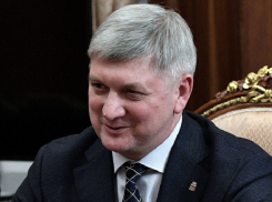 Губернатор Гусев так и не вернулся на работу