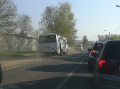 Бесстрашного маршрутчика на «встречке» настигла кара в Воронеже 