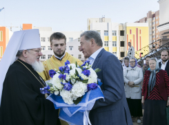 Воронежский митрополит Сергий освятил храм в жилом квартале на Шишкова