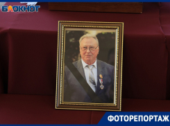 «Человек из народа»: кто пришел проститься с экс-губернатором Ковалевым в Воронеже