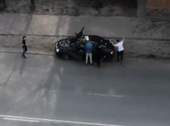 Шумную дискотеку под Шатунова устроили воронежцы средь бела дня на дороге 