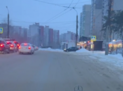 Полоса застарелого снега возмутила жителей Воронежа