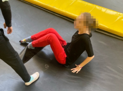 «Ты жива?»: девушка во время прыжка пробила батут в Воронеже