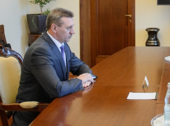 Губернатор представил нового главу организации, известной особой позицией в истории с аппаратом-убийцей в онкоцентре Мошурова