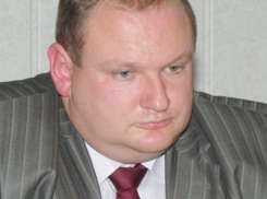 Депутата гордумы Крутских забивают в телефоне как «Дмитрий Массаж» и «Папик с Альштадта»