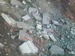 Инцидент с рухнувшей лепниной жилого дома в центре Воронежа прокомментировали в УК