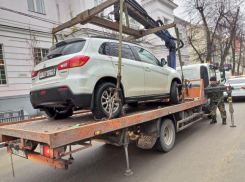 Ещё больше: стало известно, сколько машин без номеров увезли во второй день их эвакуации в Воронеже