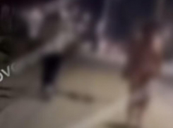 Голая женщина с аппетитными формами прошлась по Нововоронежу