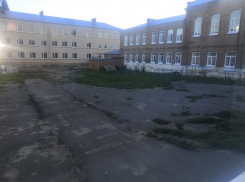 На 15-летнего парня, ударившего ножом одноклассника, завели уголовное дело в Воронежской области