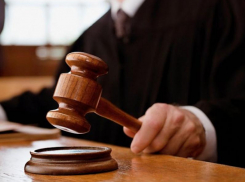 Экс-полицейского уличили в крышевании магазина и обирании подчиненных в Воронежской области