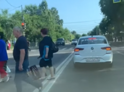 Массовое пренебрежение «зеброй» сняли в Воронеже 