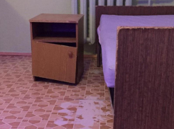 Дикие условия палаты для новорожденных довели до слез молодую маму из Воронежа