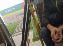 У воронежской маршрутки на ходу отвалилась дверь