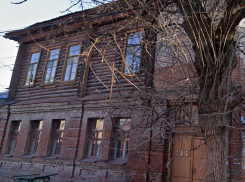 Никто не захотел покупать старинный дом за 16 млн рублей в центре Воронежа