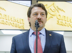 Неудавшийся воронежский вице-губернатор Евгений Юрченко отмечает 56-й день рождения