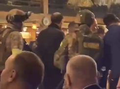 Силовики устроили рейд на азербайджанское застолье в Воронеже  