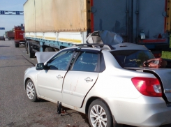 Под Воронежем в жутком столкновении фуры с легковушкой погибли два человека