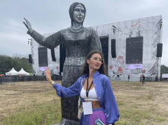 Нововоронежскую Алёнку заметили на бутылках спиртного