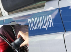 В Воронежской области у женщины в магазине вытащили кошелек с банковской картой