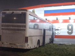 Последствия ДТП с пятью пострадавшими пассажирами автобуса показали на фото 