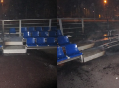В Воронеже на спортивной площадке подожгли трибуны