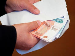 Прокуратура через суд заставит воронежского чиновника вернуть взятку