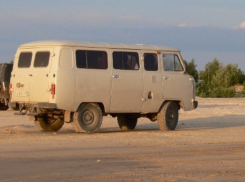 В Нижнедевицком районе угнали УАЗик-буханку
