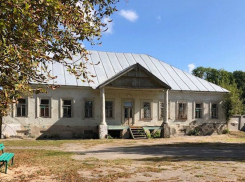 В разваливающейся исторической усадьбе под Воронежем организовали детский отдых