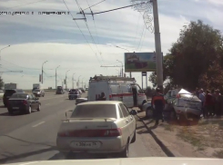 В сети появилось видео с ДТП на ВОГРЭСе, в котором погибла женщина