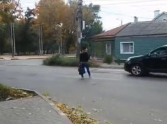 Неутешительный видеоэксперимент над автомобилистами и пешеходами Воронежа опубликовали в Сети