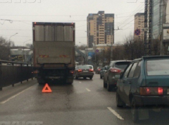 Московский проспект Воронежа встал в огромной дождевой пробке