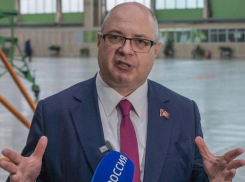 «Трудиться надо и за себя, и за тех, кто на передовой»: депутат Госдумы Гаврилов рассказал о брони для сотрудников ВАСО