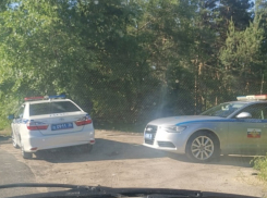 Элитные полицейские на бизнес-седанах ловят нарушителей в Воронеже 