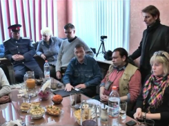 Под Воронежем адвокат антиникелевых активистов поддержал избиение геологов