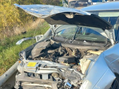 Две машины столкнулись лоб в лоб в Воронежской области