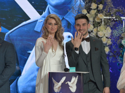 Космический союз: воронежцы поженились на ВДНХ в символичный для них день 