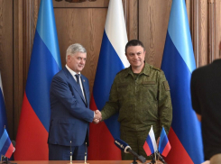 «Нас ничто не сломит!»: Александр Гусев поздравил воронежцев с важной датой