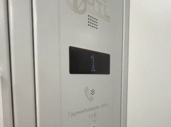 «Диспетчер не отвечал»: лифт с людьми сорвался с четвертого этажа и провалился на полметра в Воронеже