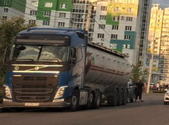 Живем в “притоне дальнобойщика”: о захвате улицы поведал воронежец
